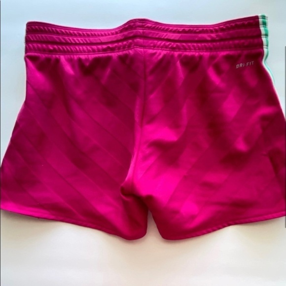 Nike Dri Fit Fuchsia Sport Short Size S - Picture 5 of 6